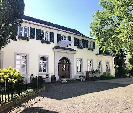 Hotel Karolingerhof - Mosel Kröv Exterior foto